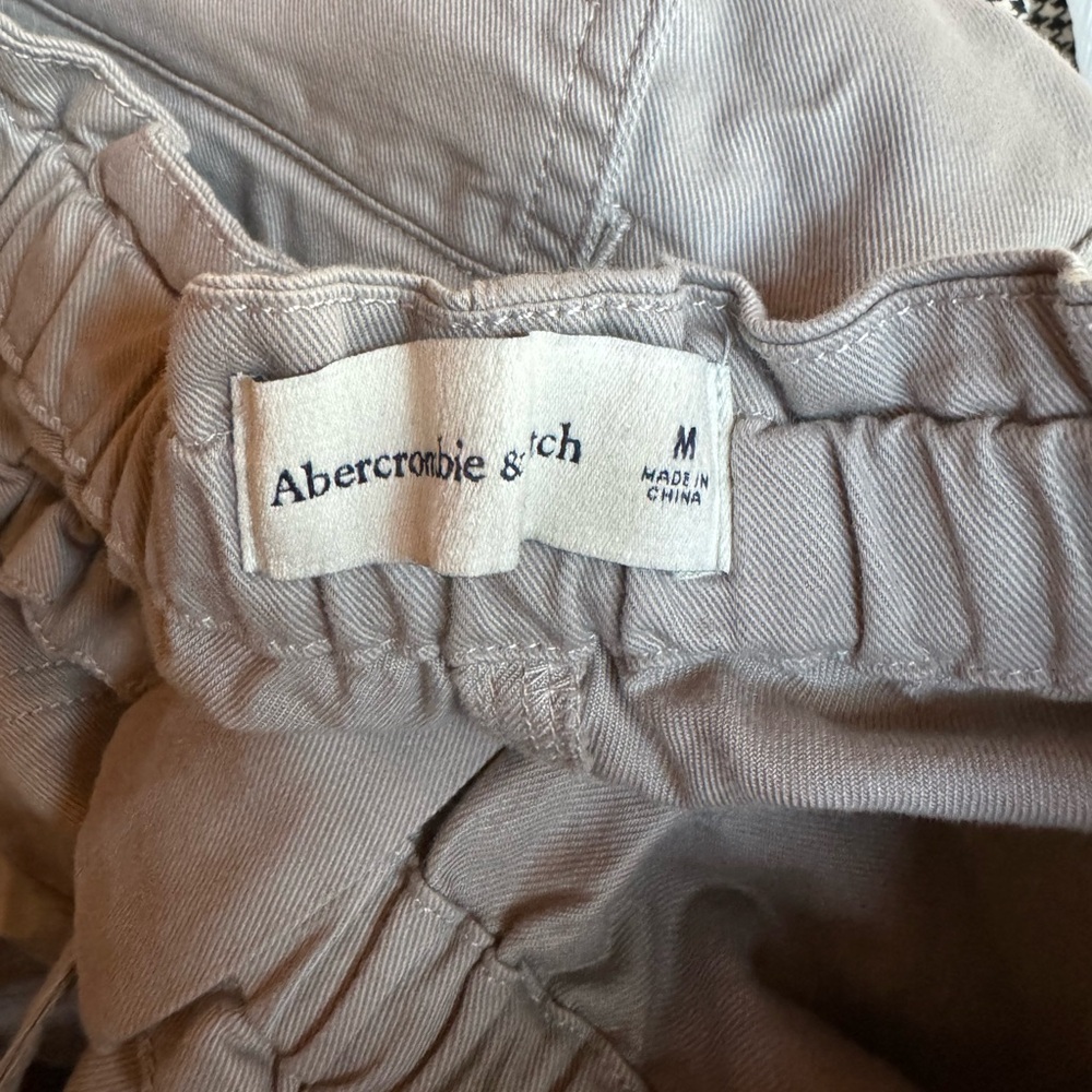 Abercrombie & Fitch Tan Drawstring Button & Drawstring & Drawstring Ankle Cargo - Picture 3 of 4